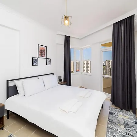 Apartment Sea View Flat With Balcony Near In Aksu *